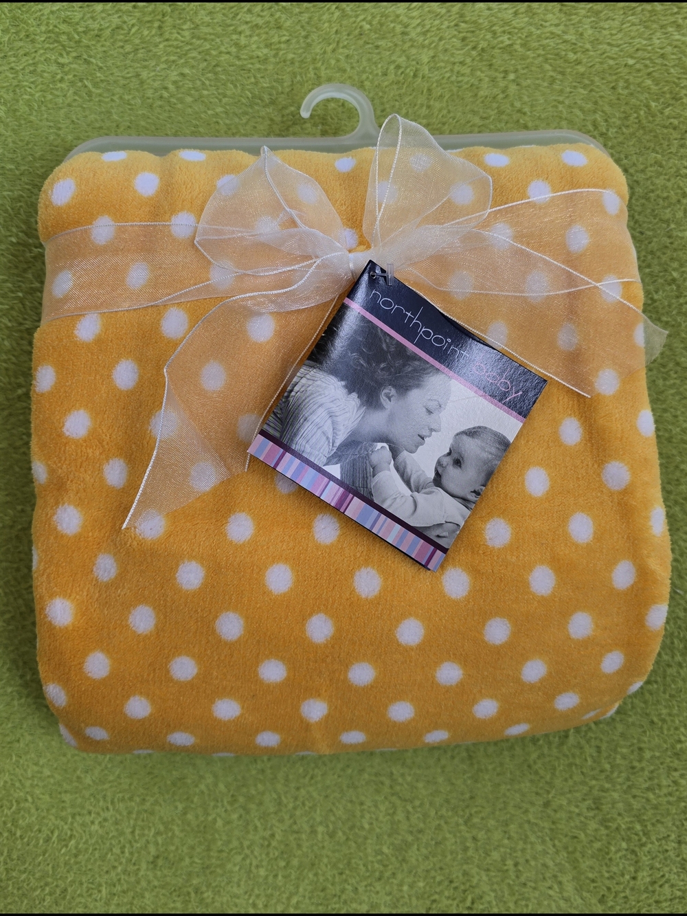 NWT 30 x 40 IN Orange 100% Polyester BLANKET & White POLK-A DOTS ULTRA-soft (Q1)
